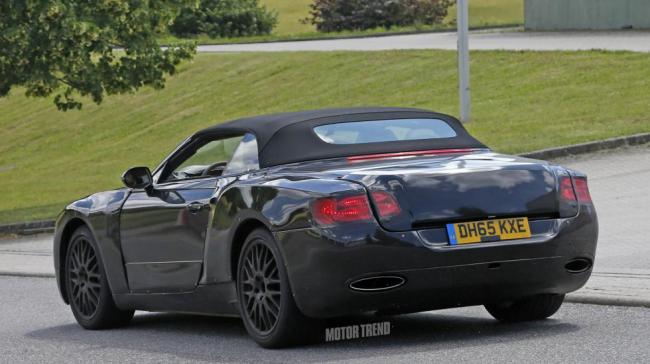 В Сети появились снимки тестовой Bentley Continental GTC 2018 (ФОТО)