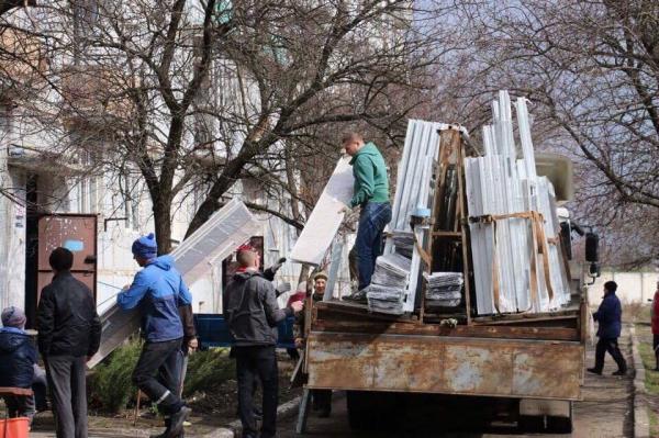 Балаклея после взрывов: город возвращается к прежней жизни (ФОТО)