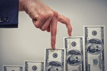 Доллар подорожает после вторника: НБУ скупает валюту на межбанке