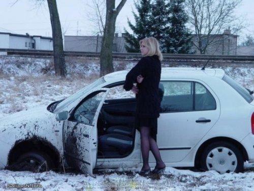 Курьезные снимки из серии «когда за руль садится женщина» (ФОТО)